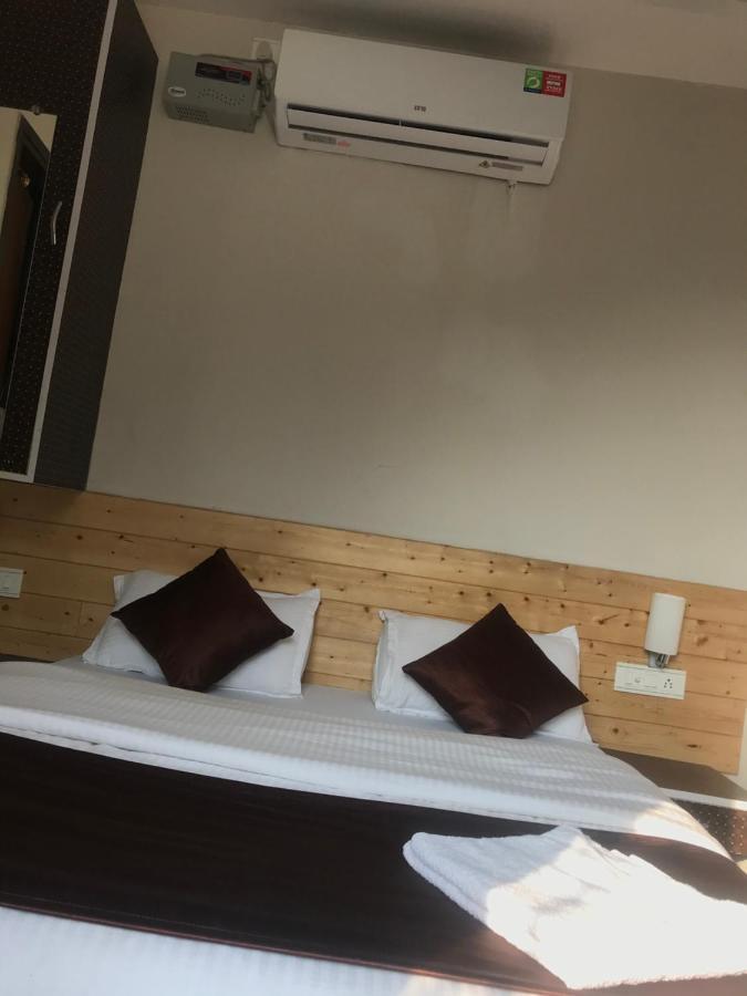 Hotel Cosy Nook Rishīkesh Exteriör bild