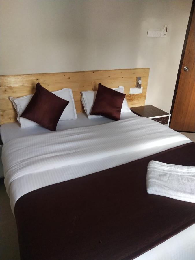 Hotel Cosy Nook Rishīkesh Exteriör bild